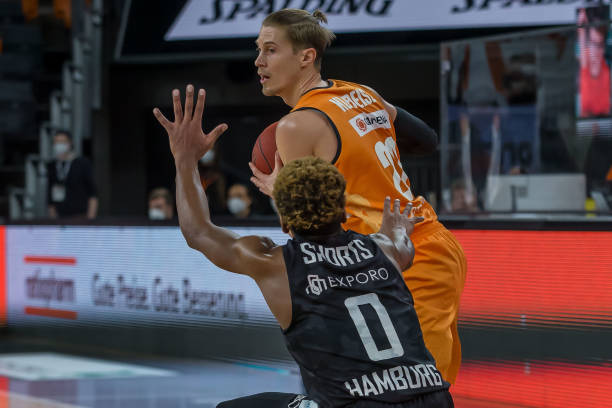 仅展示了球 仅展示了球